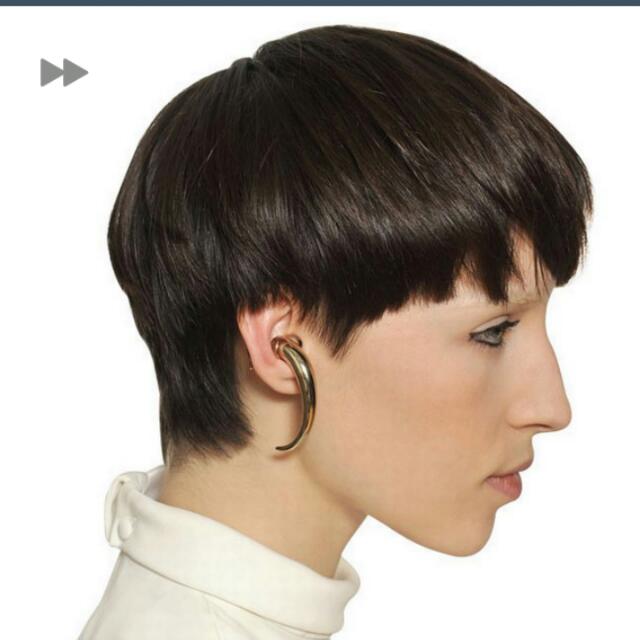 Givenchy Magnetic Horn Earring