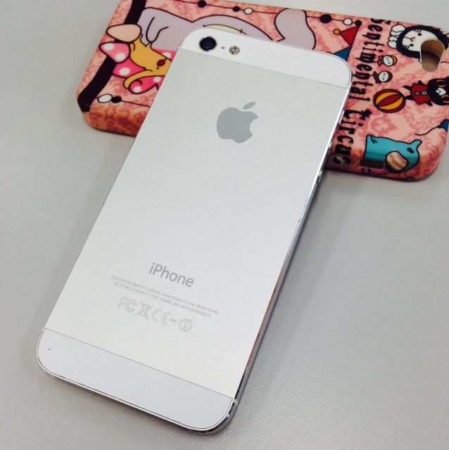 iPhone 5 (Category: Cables & Adaptors) located in Singapore. Submitted by joycious (Listing ID 2152118, Image 2). Description: .