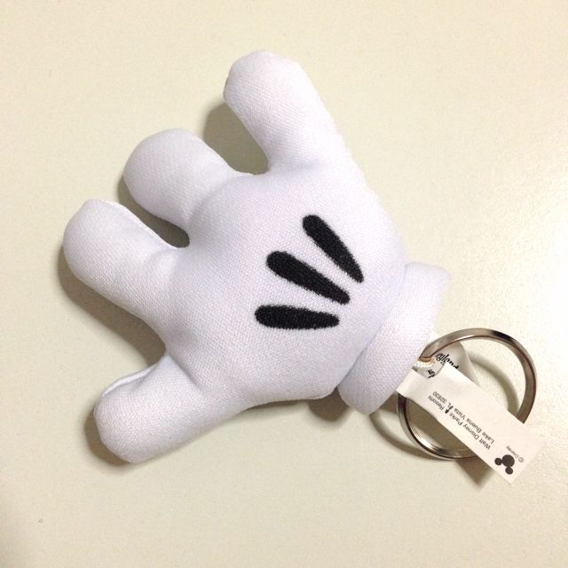 Mickey mouse clearance glove keychain