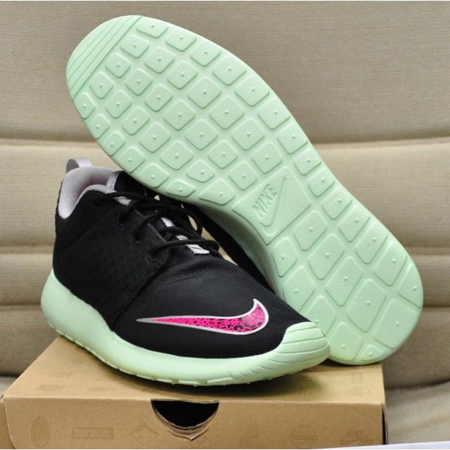 nike roshe run fb yeezy