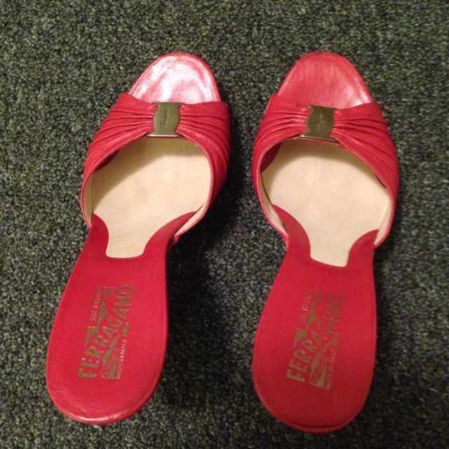 red wedges size 12