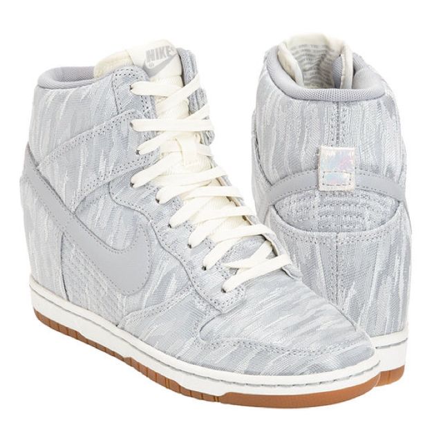nike sky high sneaker wedge