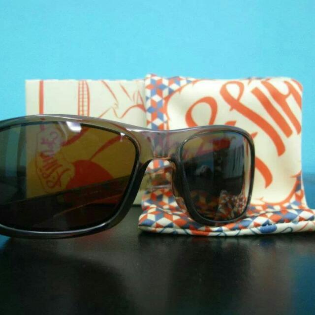 Oakley / Robert Pimple Hijin コラボサングラス