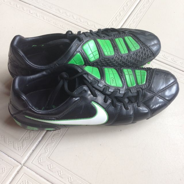 nike total 90 strike iii