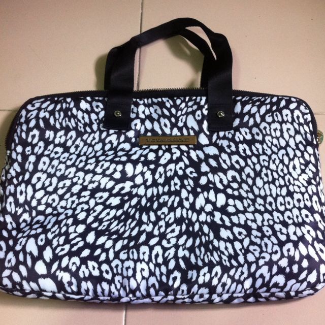 Authentic Victoria Secret Laptop Bag, Women's Fashion, Bags & Wallets