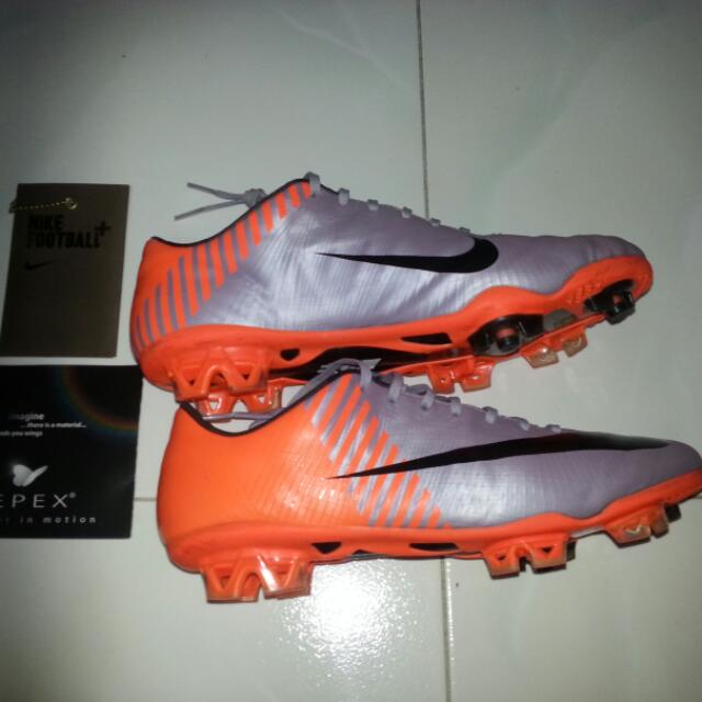 Nike jr. Superfly 6 Academy FG Firm Ground Soccer Cleats.