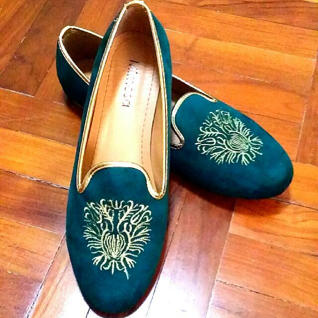 forest green flat shoes