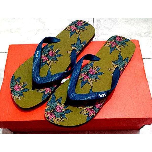 rvca slippers