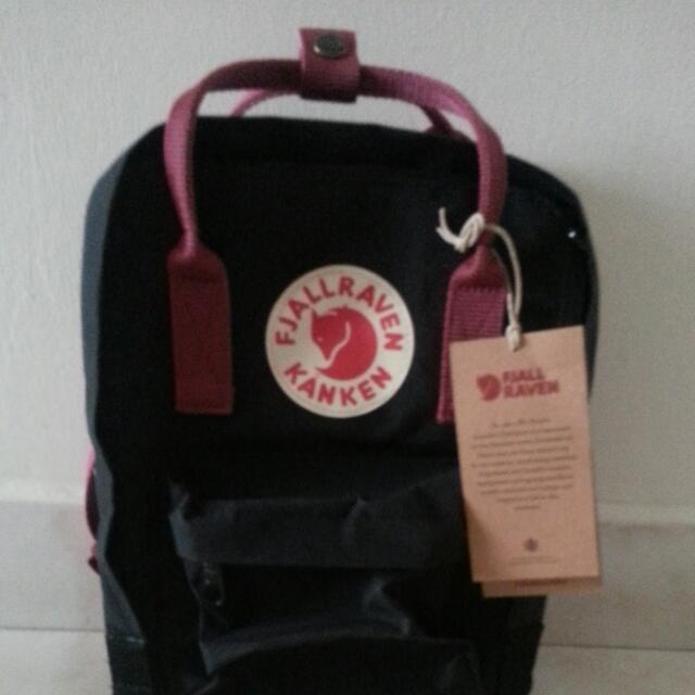 Black and ox red kanken mini outlet