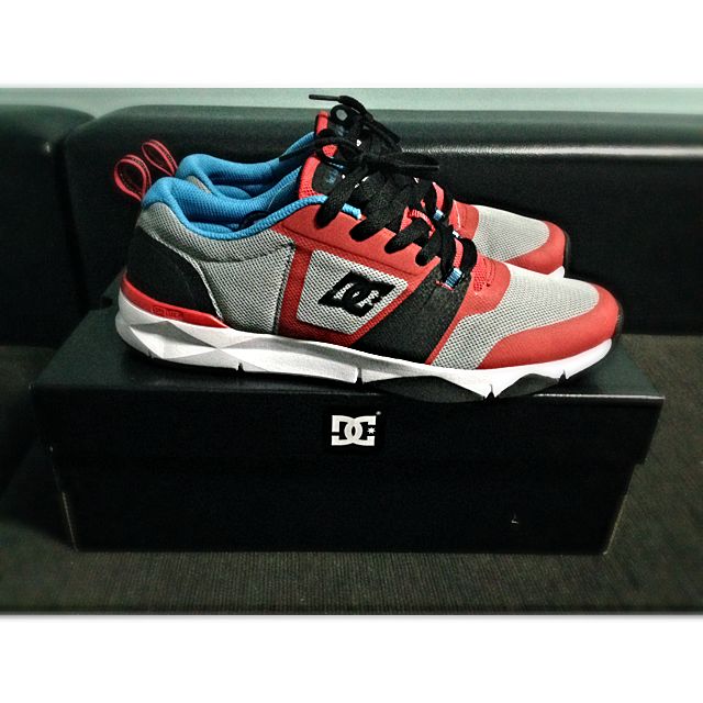 dc signature shoes