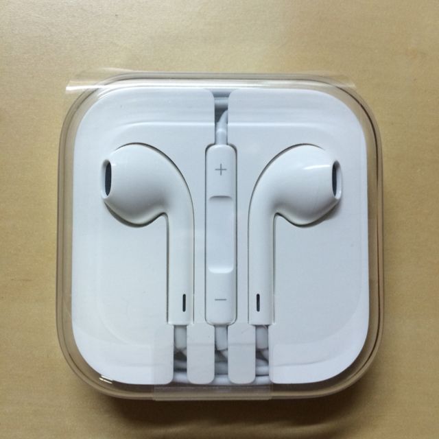 Original Apple EarPods With Remote And Mic, Computers & Tech, Parts & Accessories, Cables