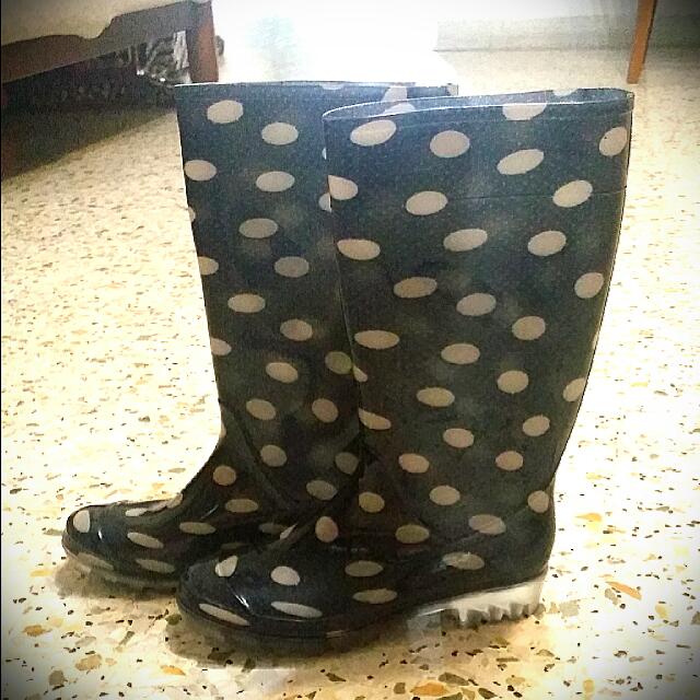 Rain boots with polka dots outlet