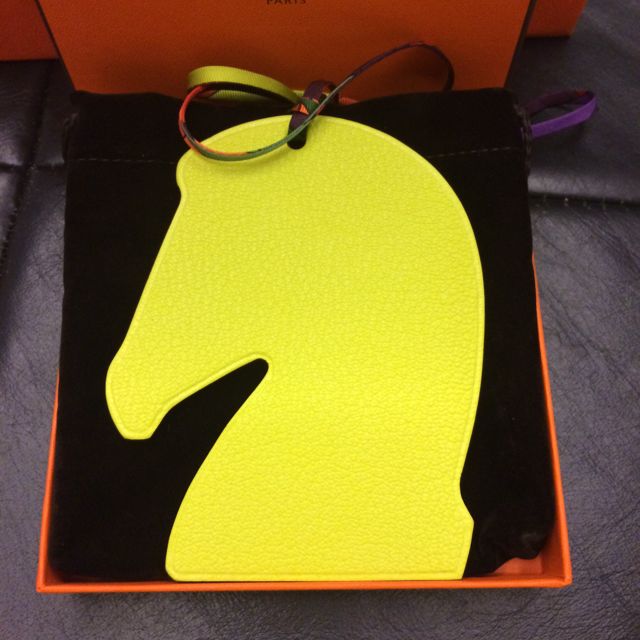Cheap BNIB Hermes Horse Head Charm with Receipt, Luxury, Bags & Wallets on  Carousell