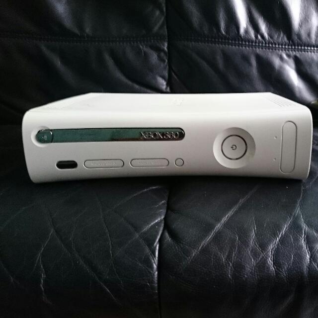 xbox 360 with 2 controllers price