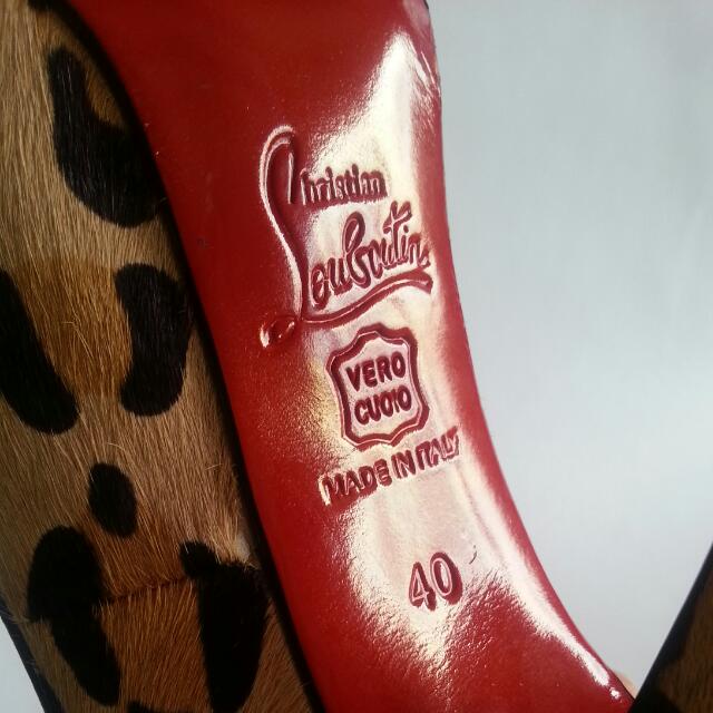 Red sole on sale shoes replica