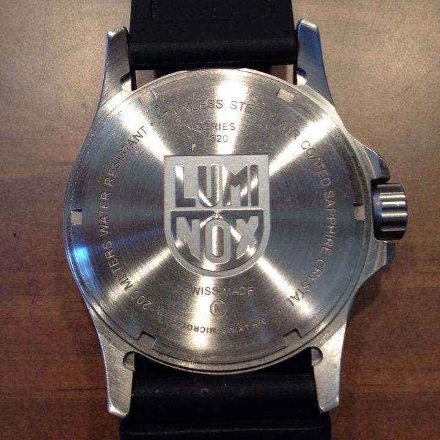 Luminox 1828 top