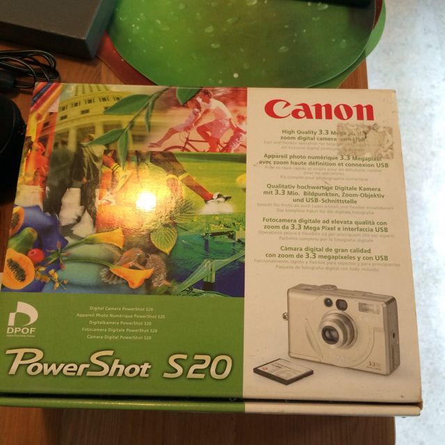 Krimpen puzzel Dagelijks Give Away. Canon PowerShot S20 (Complete Set), Photography, Photography  Accessories, Other Photography Accessories on Carousell