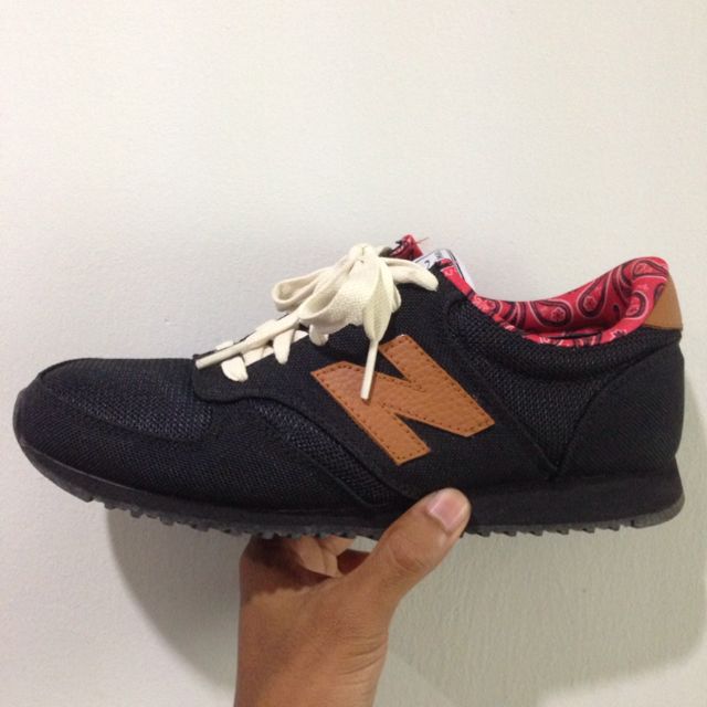 NEW BALANCE 420 X HERSCHEL Men s Fashion Activewear on Carousell