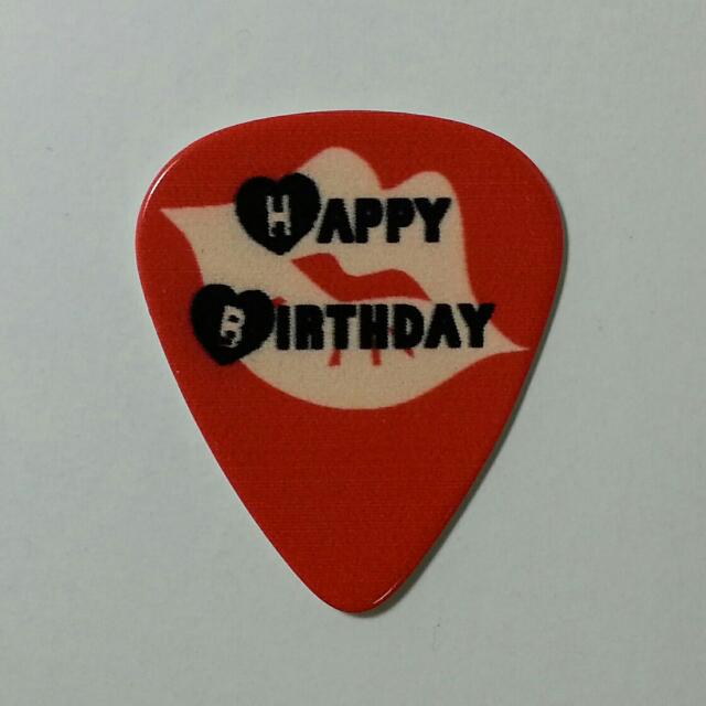 guitar pick kiss happy
