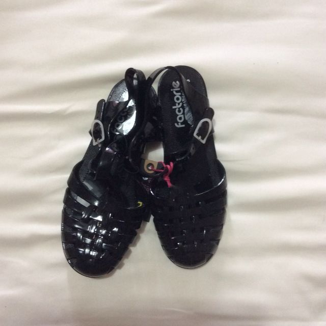 Factorie sandals top