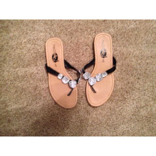 rue 21 flip flops