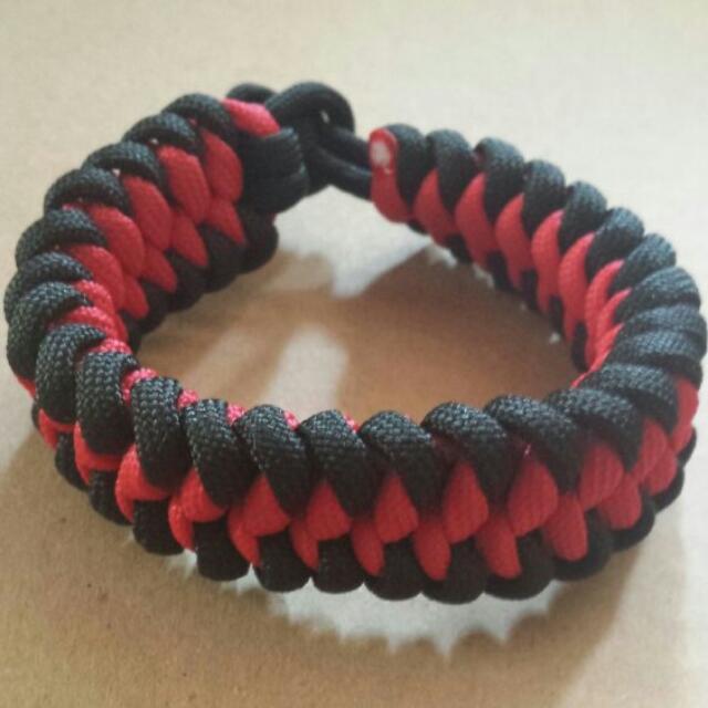 Mated snake cheap knot paracord bracelet