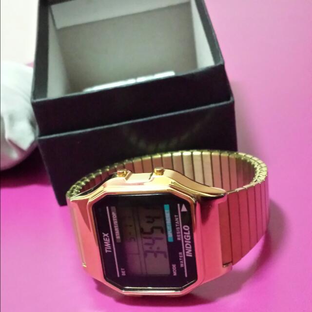 Men's digital watch with expansion band 2025