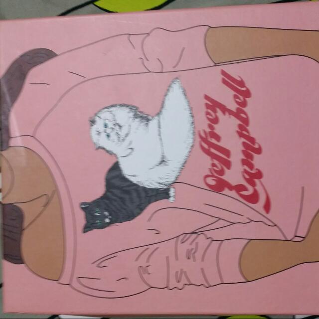 Jeffrey Campbell Soiree size 37 comes with box and the cover for the shoe