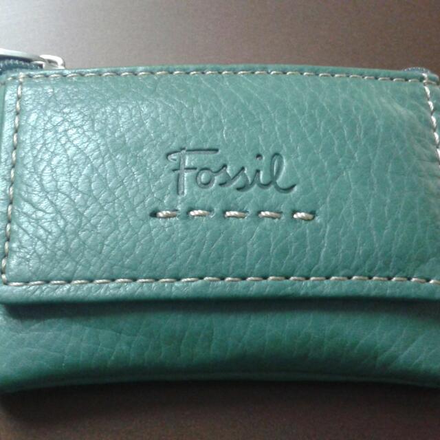Fossil key pouch top