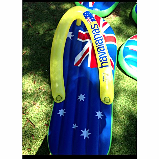 havaianas pool float