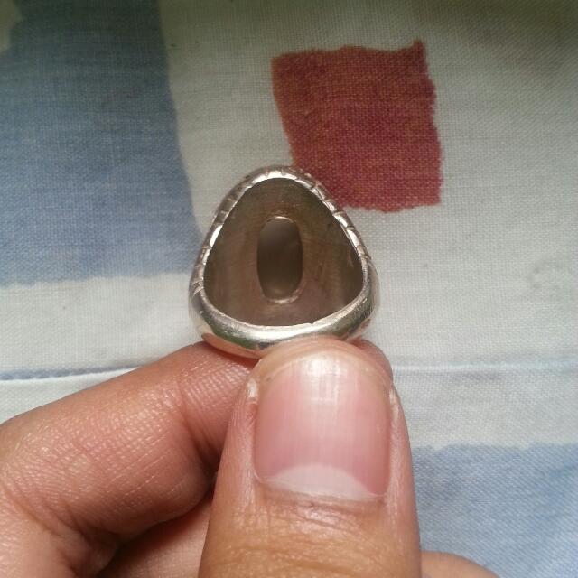 Agate Stone (Category: Everything Else) located in Singapore. Submitted by laupeq (Listing ID 4149072, Image 3). Description: .