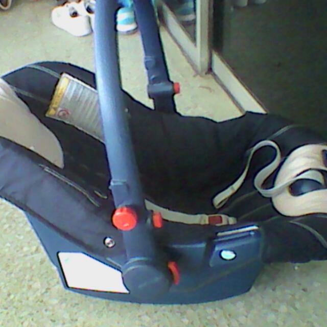 el primero Orgullo balcón chicco artsana car seat, Babies & Kids, Going Out, Car Seats on Carousell