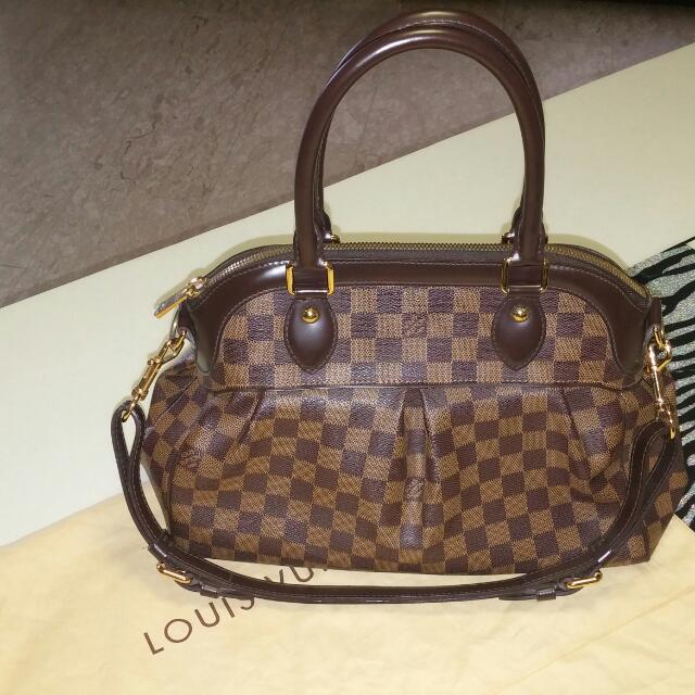 Louis Vuitton Trevi pm, Luxury, Bags & Wallets on Carousell