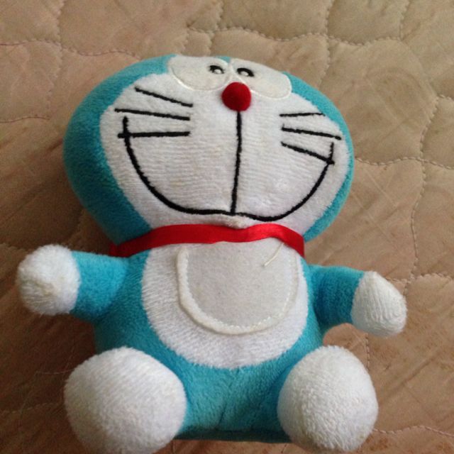 iPhone 4 Casing Doreamon Casing (Category: Cases & Sleeves) located in Singapore. Submitted by davisc (Listing ID 4373487, Image 1). Description: .