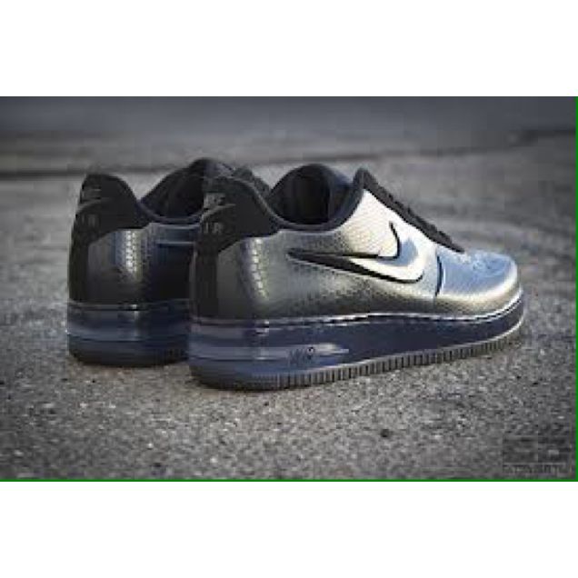 Af1 store foamposite low