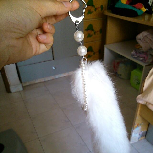 Cat tail keychain outlet