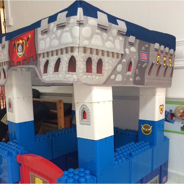 Mega bloks castle playhouse clearance