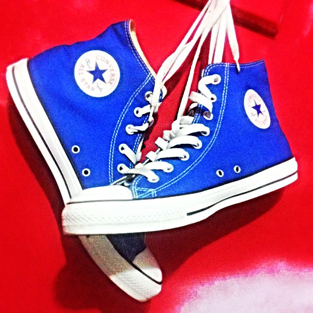 Electric blue converse online