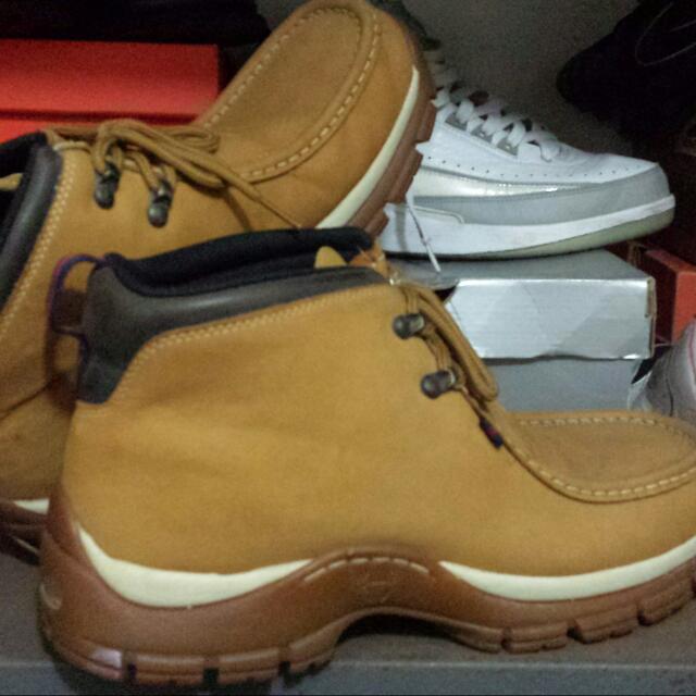 Phat farm boot