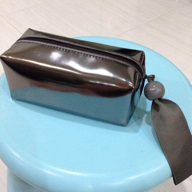mac cosmetics pouch