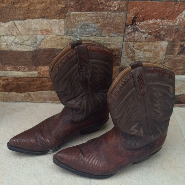 pangolin skin cowboy boots 1404016622 92ddbecf.jpg