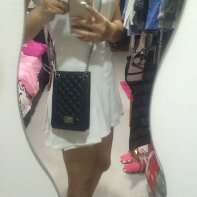 chanel handphone pouch