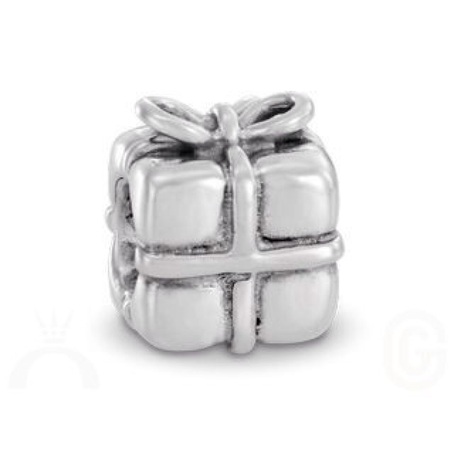 AUTHENTIC PANDORA CHARMS CLEARANCE SALE Luxury on Carousell