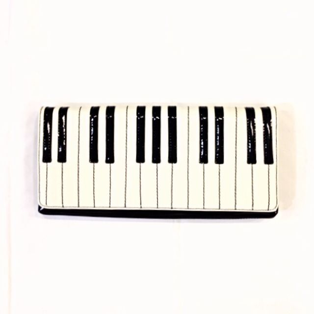 BN Kate Spade Duet Piano Clutch PVC Luxury on Carousell