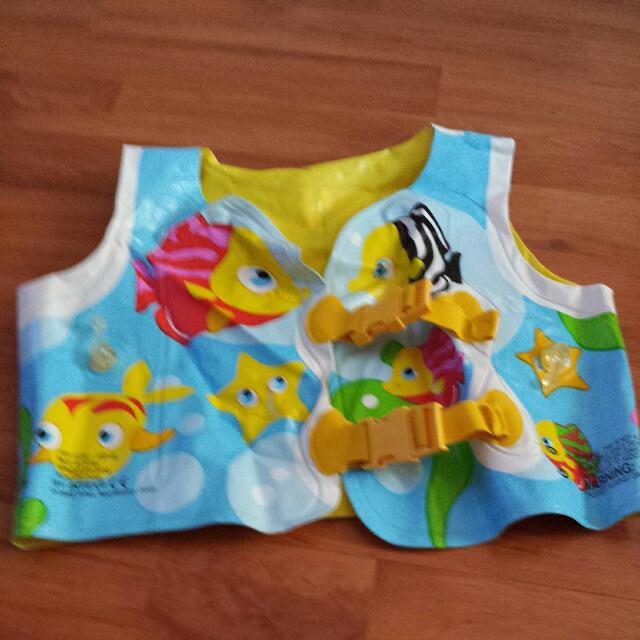 Float Vest (Category: Infant Playtime) located in Singapore. Submitted by mishy (Listing ID 5166054, Image 1). Description: .