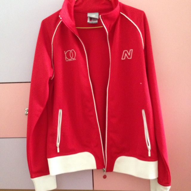 new balance red jacket