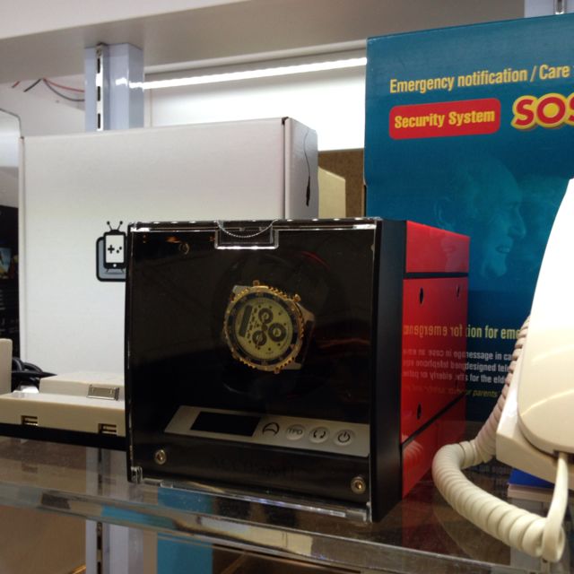 Accuratic top watch winder