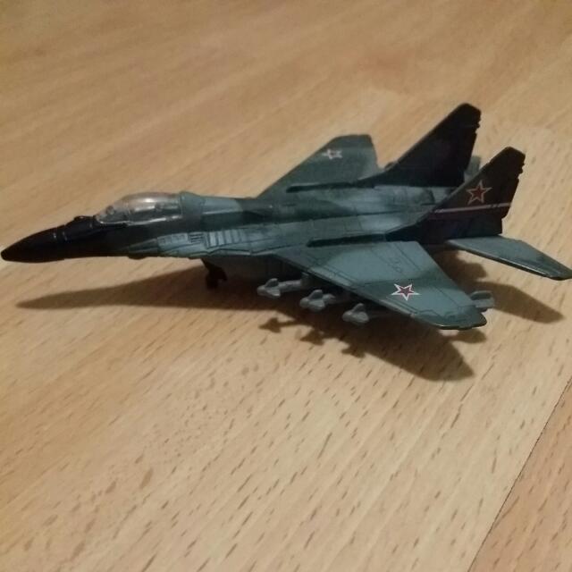 Fighter Jets (Category: Vehicle & Diecast Models) located in Singapore. Submitted by haocheap (Listing ID 5244362, Image 2). Description: .