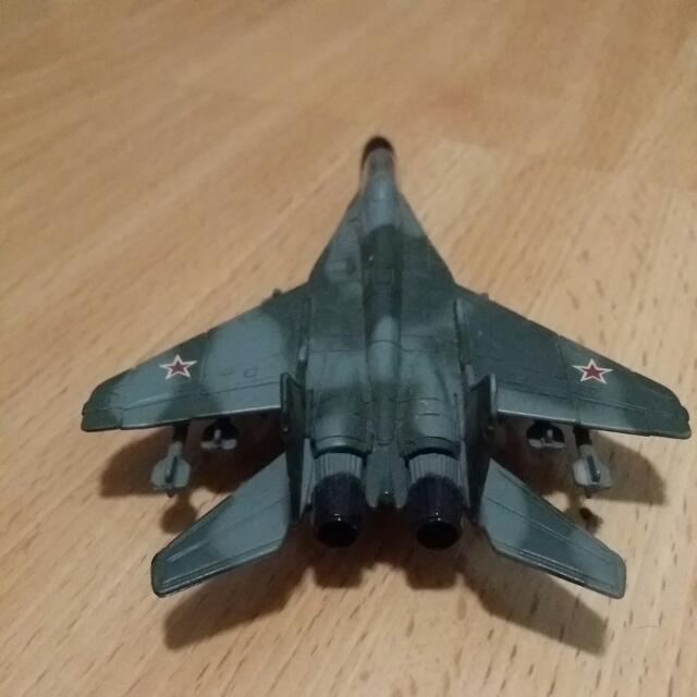Fighter Jets (Category: Vehicle & Diecast Models) located in Singapore. Submitted by haocheap (Listing ID 5244362, Image 3). Description: .