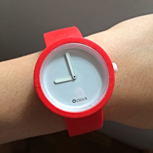 Small Red O clock Rubber Strap Watch From Italy Women s Fashion Watches Accessories Watches on Carousell